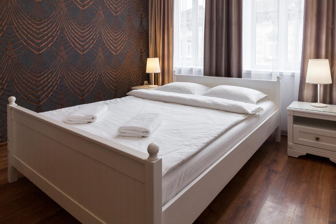Leogrand Apartments Panteleimona Kulisha 27 Lviv Ngoại thất bức ảnh